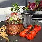 Edelweiss Lounge Restaurant Pizza Cafe Billard بيت ضيافة