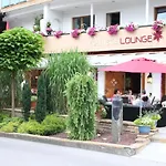 Edelweiss Lounge Restaurant Pizza Cafe Billard بيت ضيافة