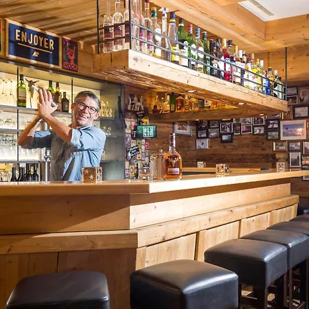 Edelweiss Lounge Restaurant Pizza Cafe Billard Guest house Mayrhofen