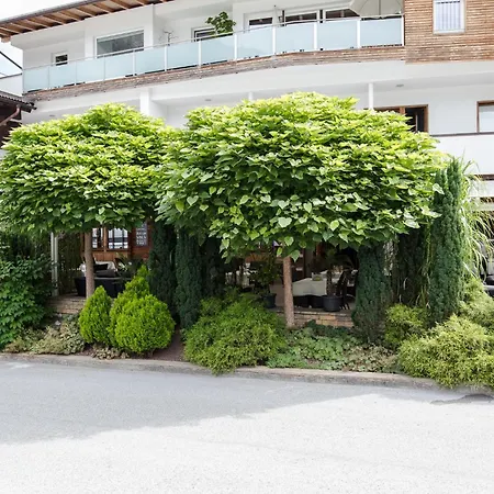 Edelweiss Lounge Restaurant Pizza Cafe Billard Konukevi 3*