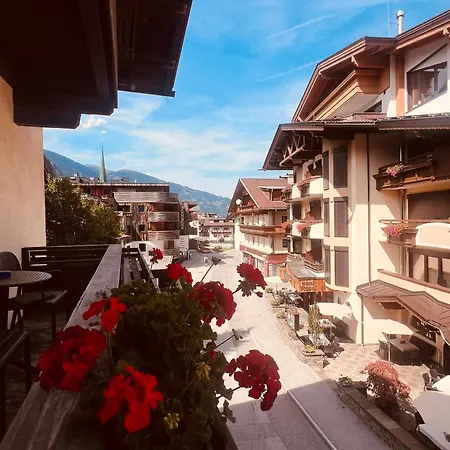 Edelweiss Lounge Restaurant Pizza Cafe Billard Mayrhofen