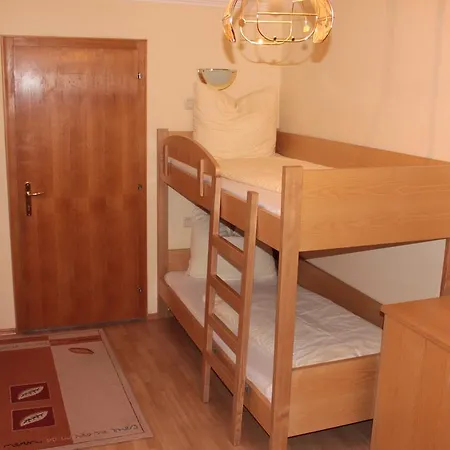 Edelweiss Lounge Restaurant Pizza Cafe Billard Гостьовий будинок Майргофен