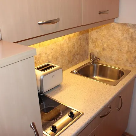 Edelweiss Lounge Restaurant Pizza Cafe Billard Гостьовий будинок