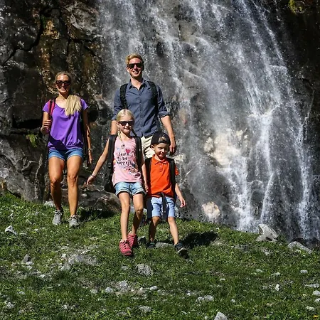 Gasthuis Edelweiss Lounge Restaurant Pizza Cafe Billard Mayrhofen