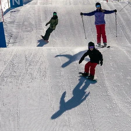 Гостьовий будинок Edelweiss Lounge Restaurant Pizza Cafe Billard Майргофен