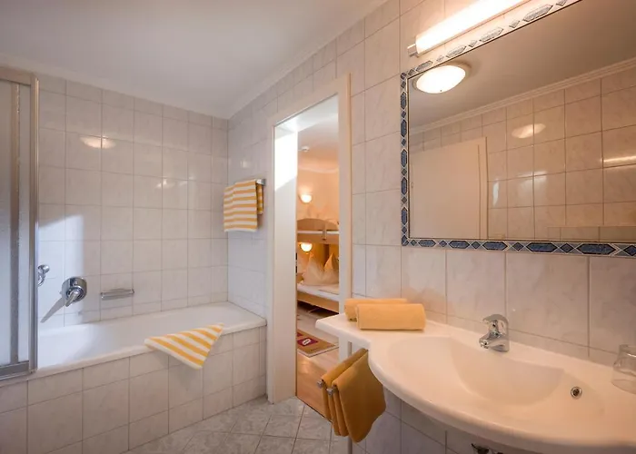 Konukevi Edelweiss Lounge Restaurant Pizza Cafe Billard