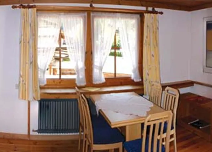 Edelweiss Lounge Restaurant Pizza Cafe Billard Pensión Mayrhofen